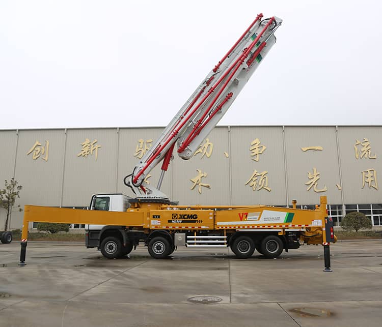 XCMG 58m concrete pump truck HB58V new concrete truck machine with mercedes Benz chassis price